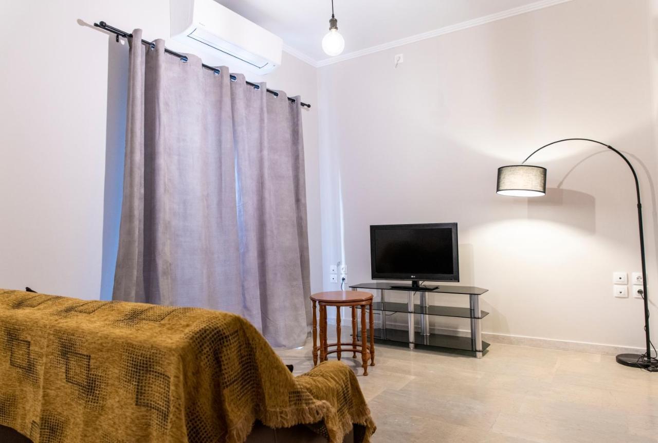 Walnut Home Apartment Near Ancient Olympia Крестена Экстерьер фото